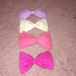 4 lace bows